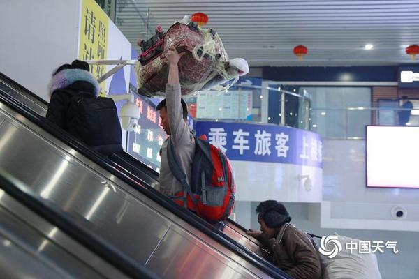 【網曝吃瓜熱門事件】騎跨在一壟壟小麥上